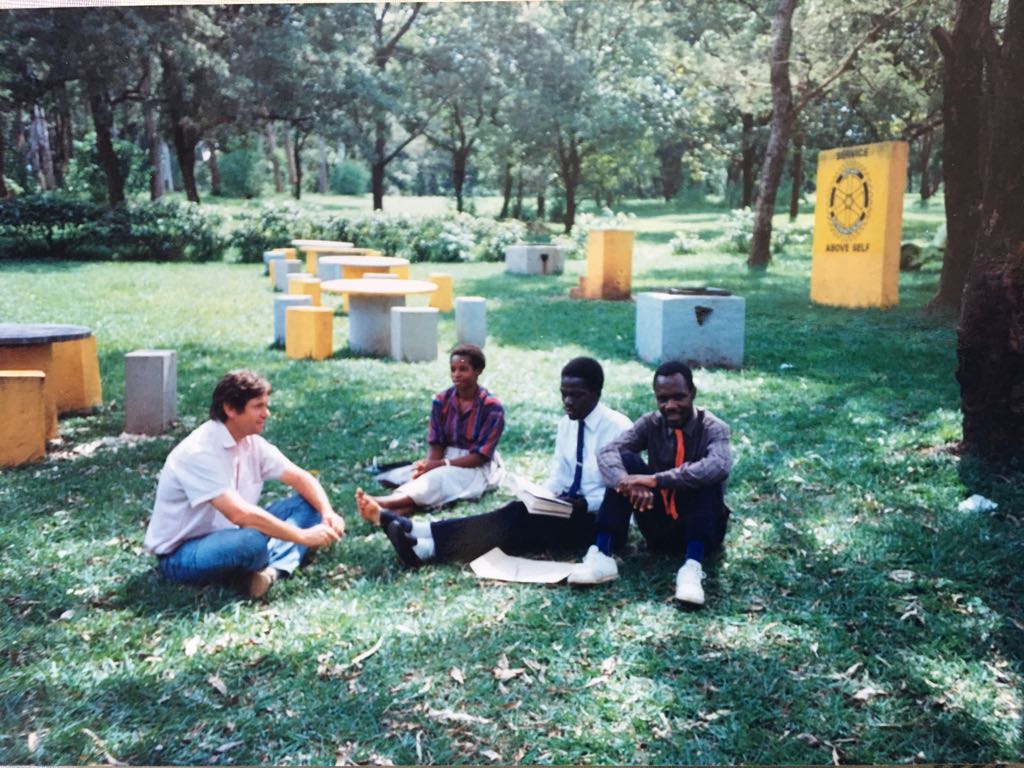 Lunchtime ministry in the park to office workers
